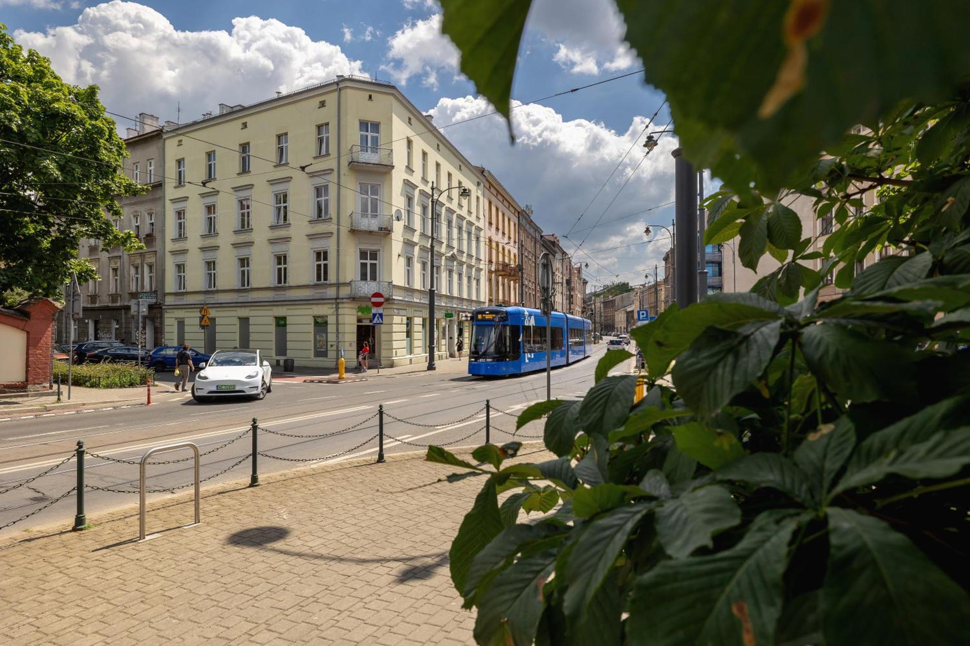 1-Bedroom Apartment With Balcony - Dluga 65 Krakow Luaran gambar